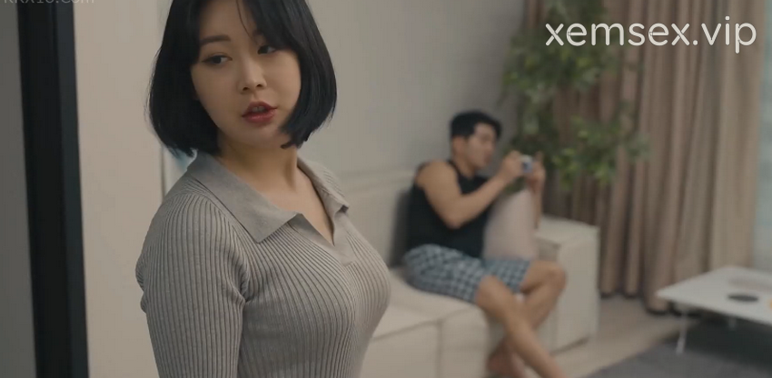 Bạn gái của bạn tôi đã chạm vào chim tôi!