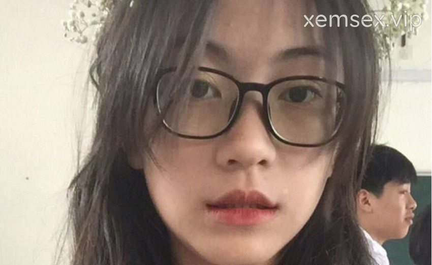 Bé ngoan học sinh cấp 3 gọi video call thủ dâm cùng bạn trai