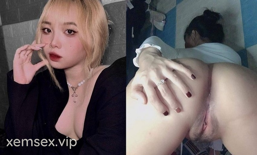 Chổng mông khoe bướm tìm đại gia