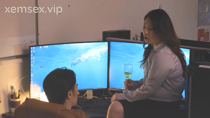 Chuyến công tác cùng nữ nhân viên mới