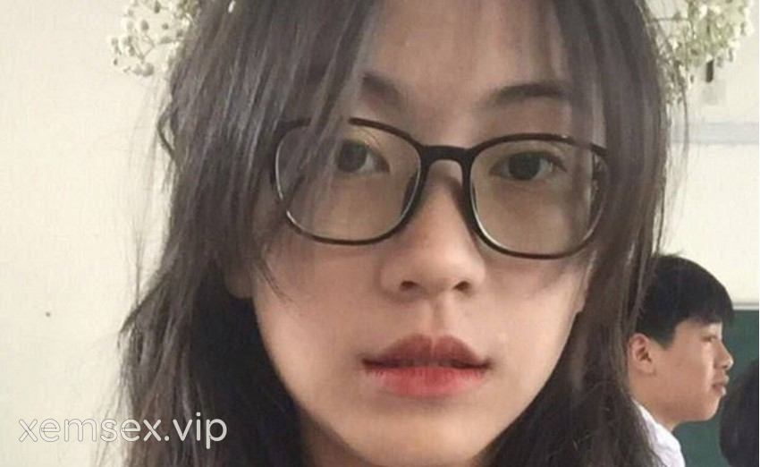 Bé ngoan học sinh cấp 3 gọi video call thủ dâm cùng bạn trai