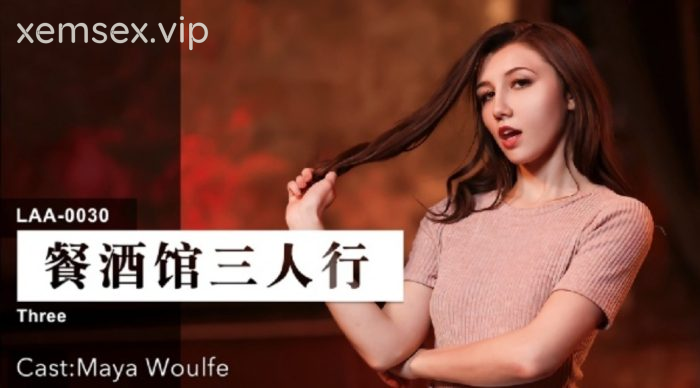 LAA0030 – Threesome em trong nhà hàng